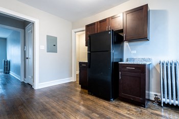 6904 S Cregier Ave Apartments in Chicago Kitchen of 6904 S Cregier Ave Apartments in Chicago - Photo Gallery 5