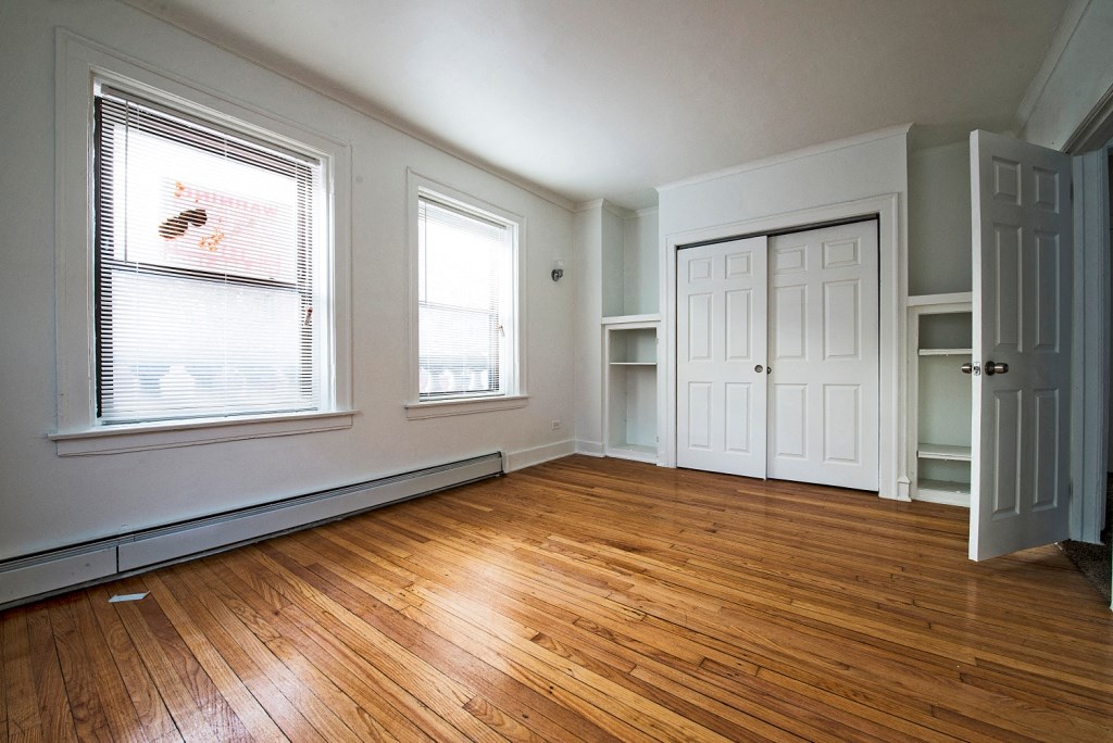7229 S Yates Apartments in Chicago Bedroom of 7229 S Yates Apartments in Chicago