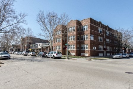 Exterior of 7400 S Yates Apartments in Chicago