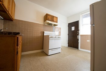 7801 S Kingston Ave Apartments in Chicago Kitchen of 7801 S Kingston Ave Apartments in Chicago - Photo Gallery 5