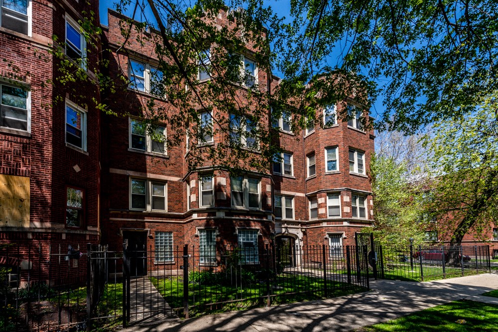 Exterior of 8000 S Drexel Apartments in Chicago
