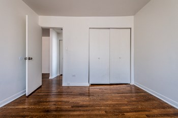8352 S Ellis Apartments in Chicago Bedroom of 8352 S Ellis Apartments in Chicago - Photo Gallery 2