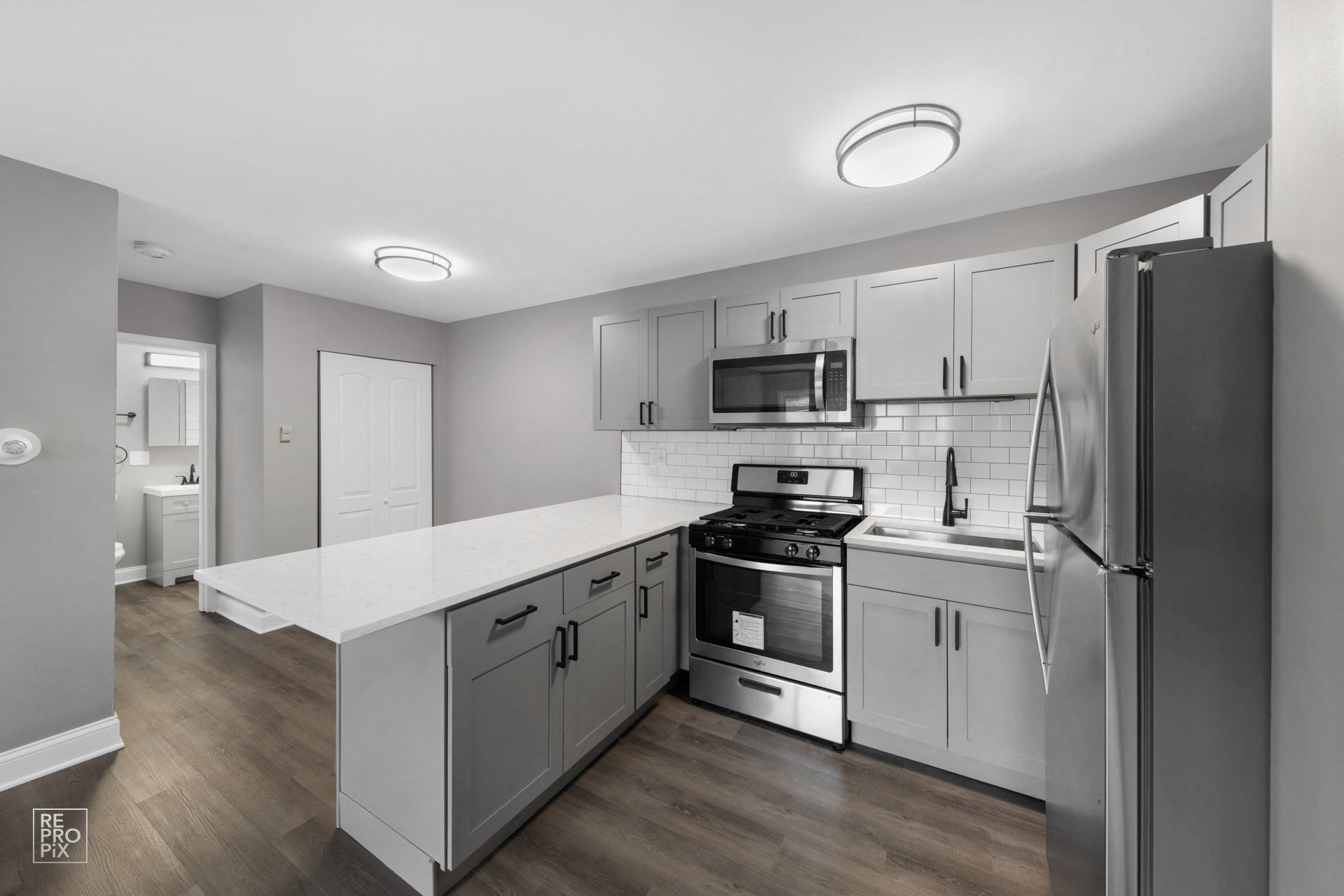 Dryden Apartments is a similar property to Hawthorne Apartments located in Arlington Heights