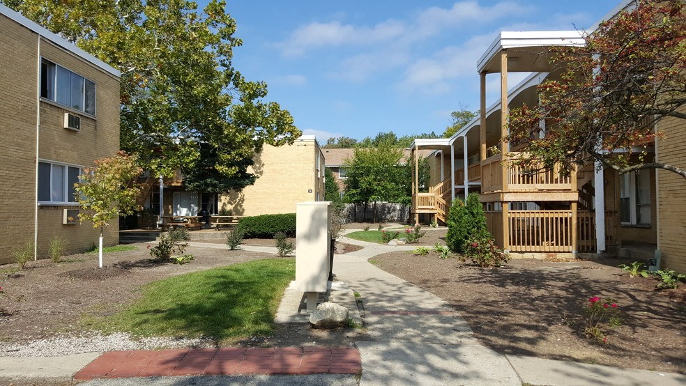 Parkside Apartments Exterior