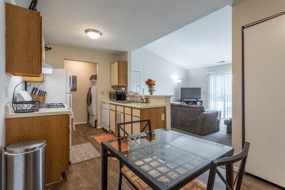 Kitchen and dining at Bayberry Cove, Bellbrook, OH, 45305