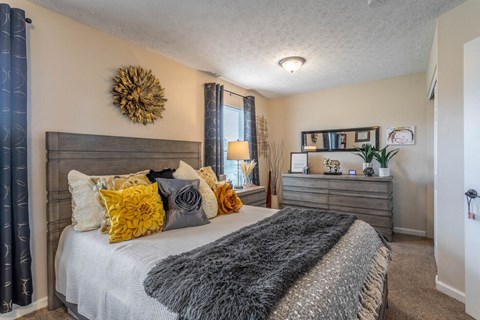 Bedroom at Bayberry Cove, Ohio, 45305