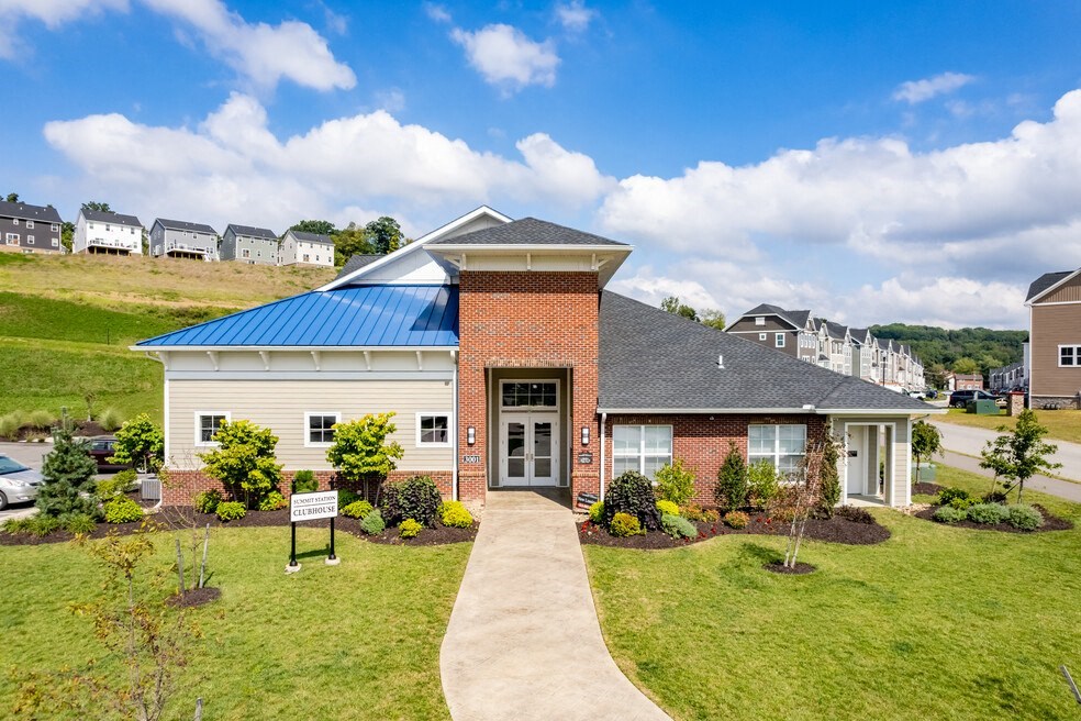 Entry at The Flats at Summit Station, Pennsylvania