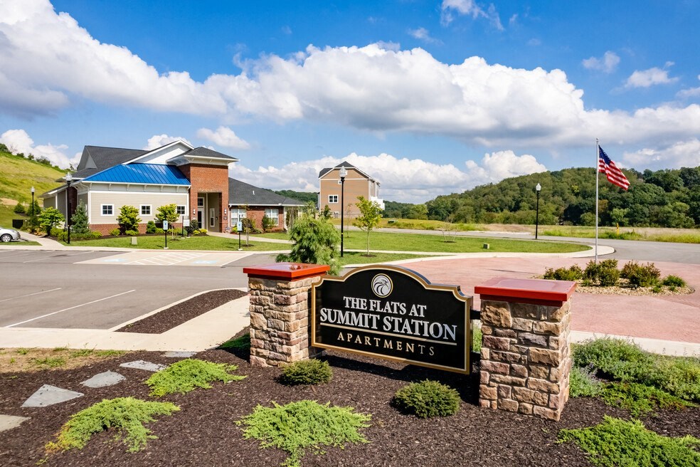 Outdoor at The Flats at Summit Station, South Park, 15129