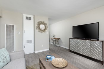 4601 Grey Dr. 1-4 Beds Apartment for Rent - Photo Gallery 5