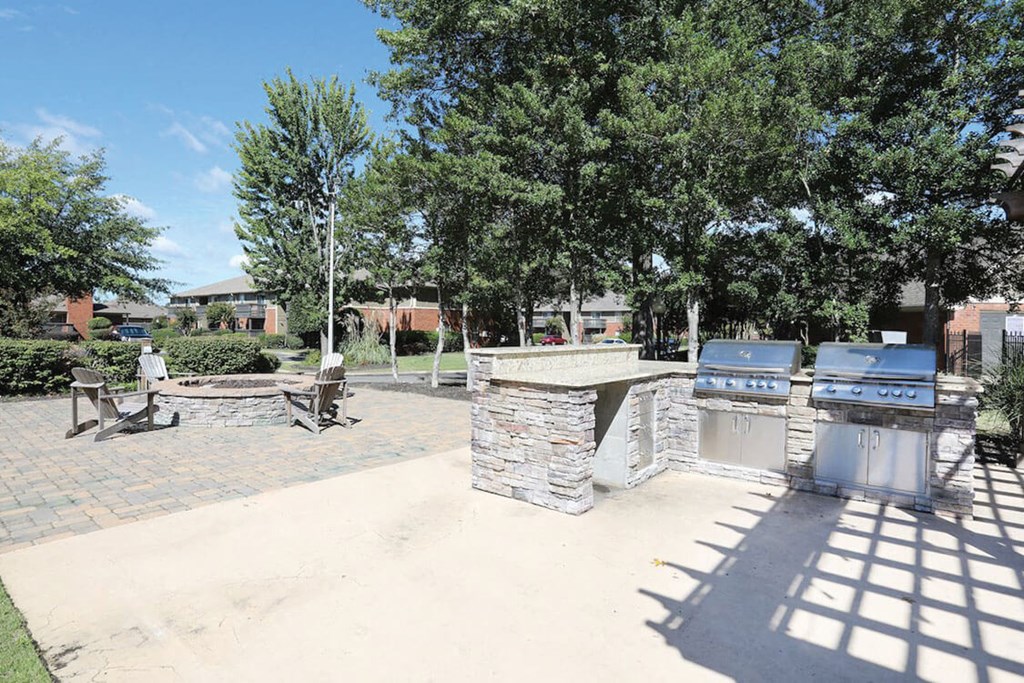 outdoor grills at Bradford chase apartments 