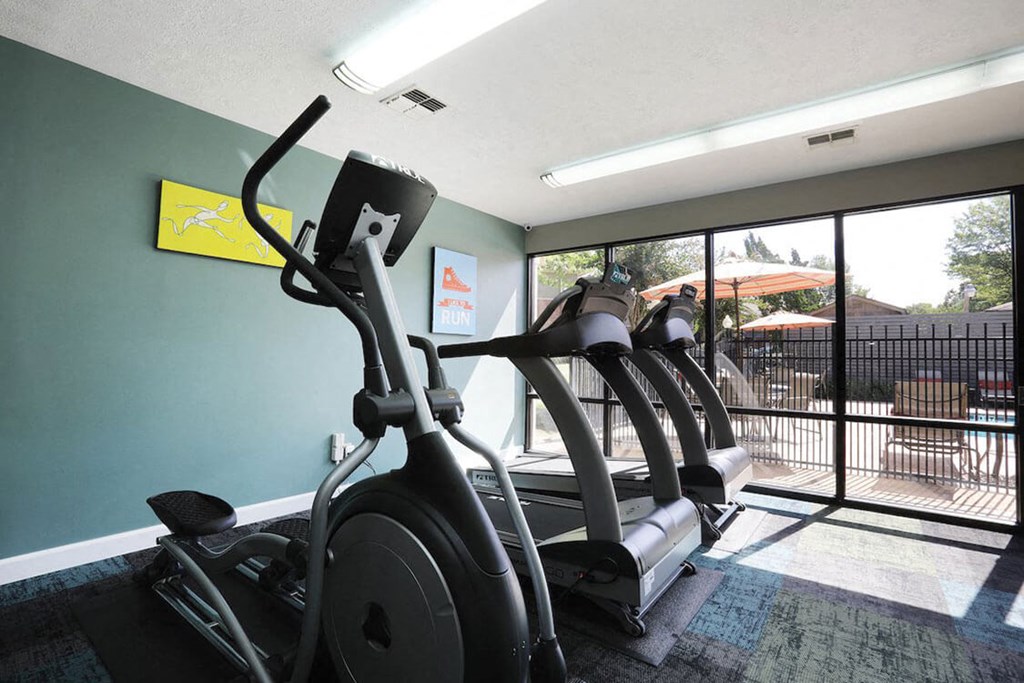fitness center at Bradford Chase Apartments