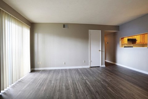 apartments with lots of natural light in Jackson TN