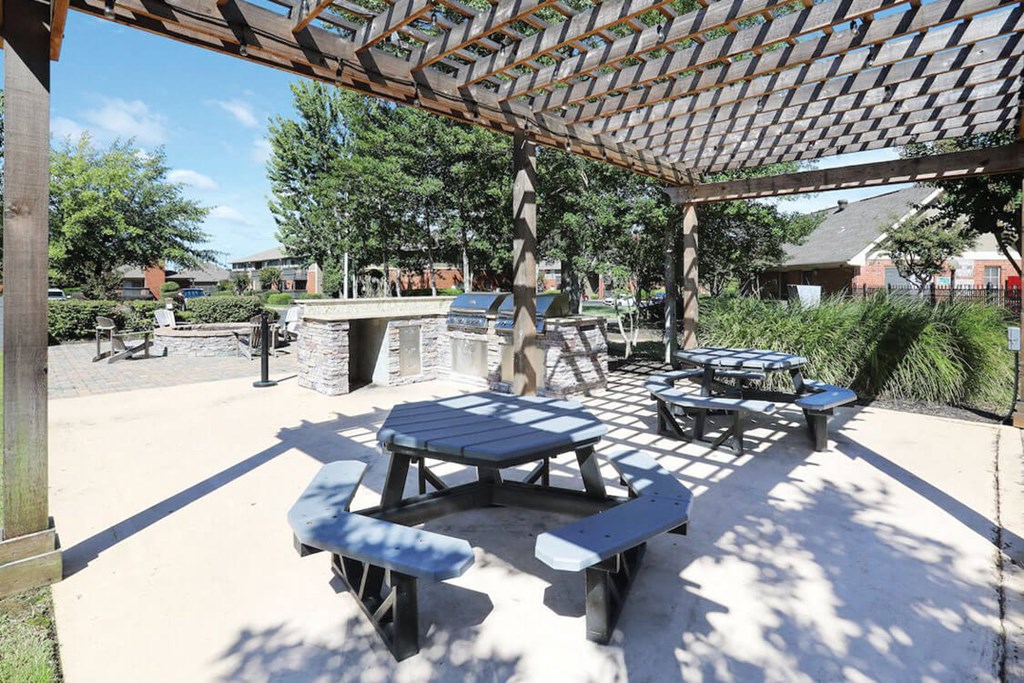 picnic area at Bradford Chase apartments