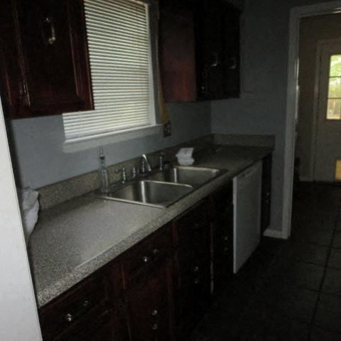 R029 - 6405 Shady Lane 3 Beds Apartment for Rent