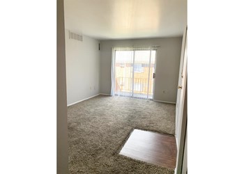 860 Beecher Street Studio-2 Beds Apartment for Rent - Photo Gallery 3