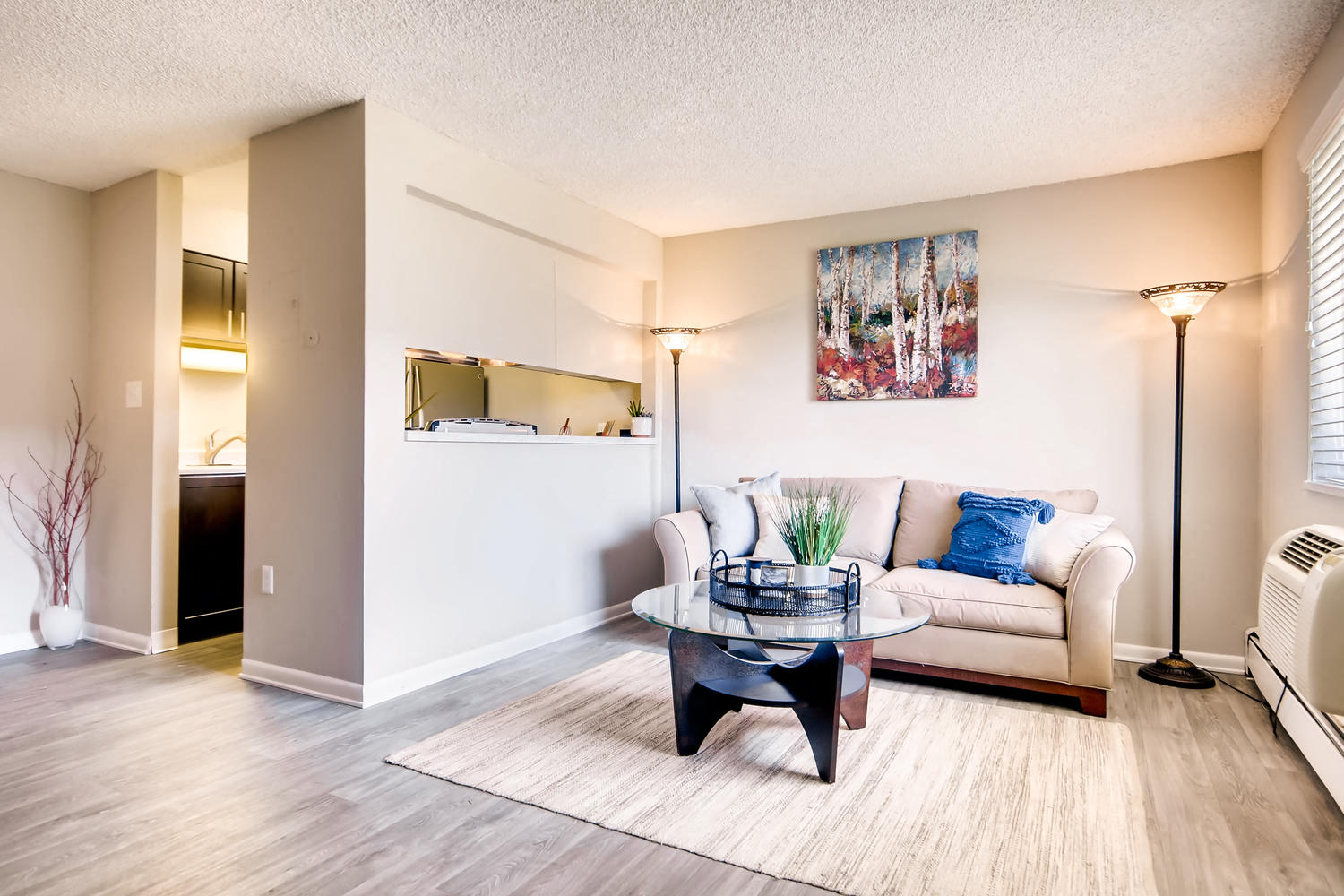 Mountain Vista | Lakewood, CO Apartments | Living Room