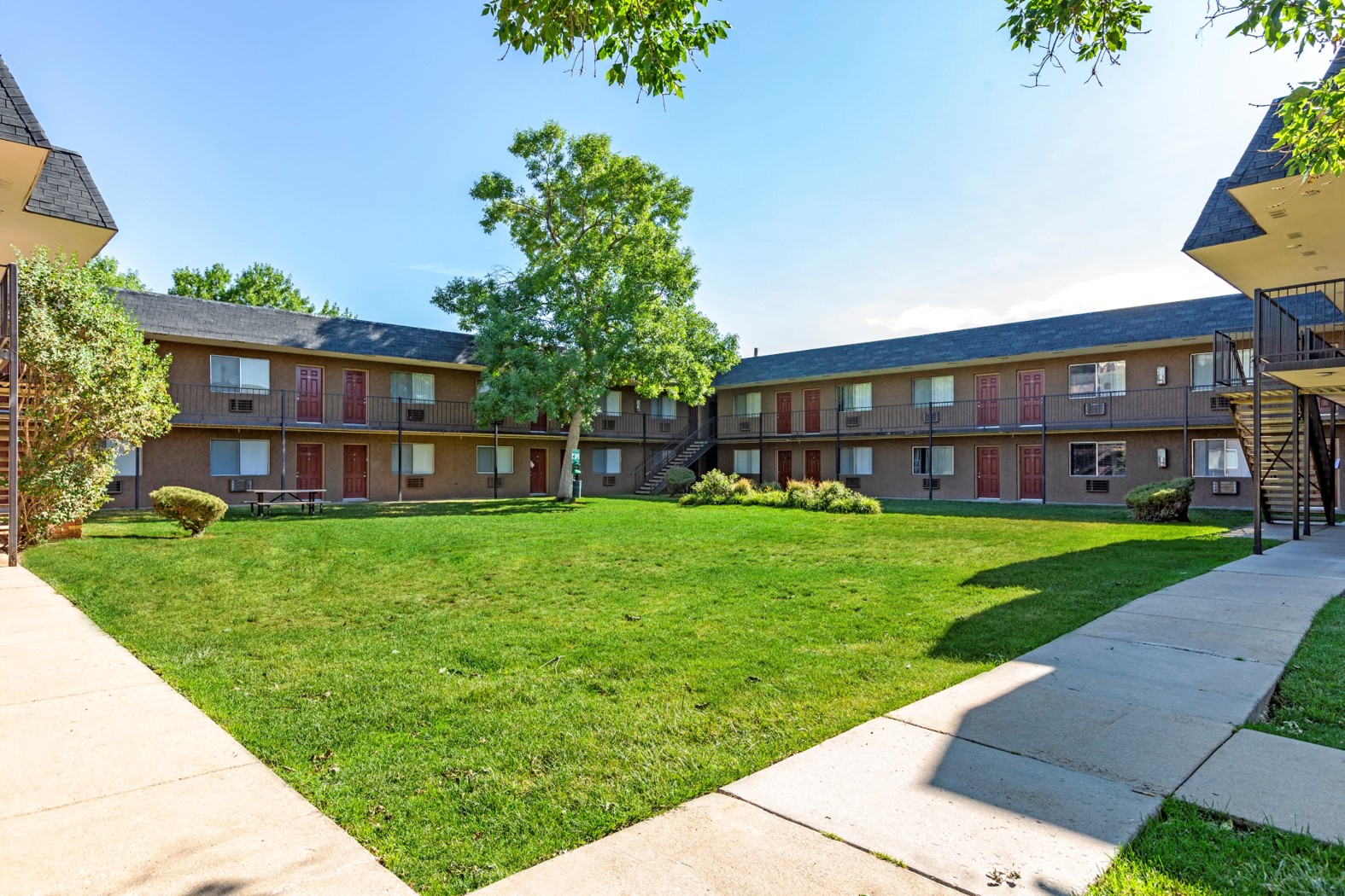 Mountain Vista | Lakewood, CO Apartments