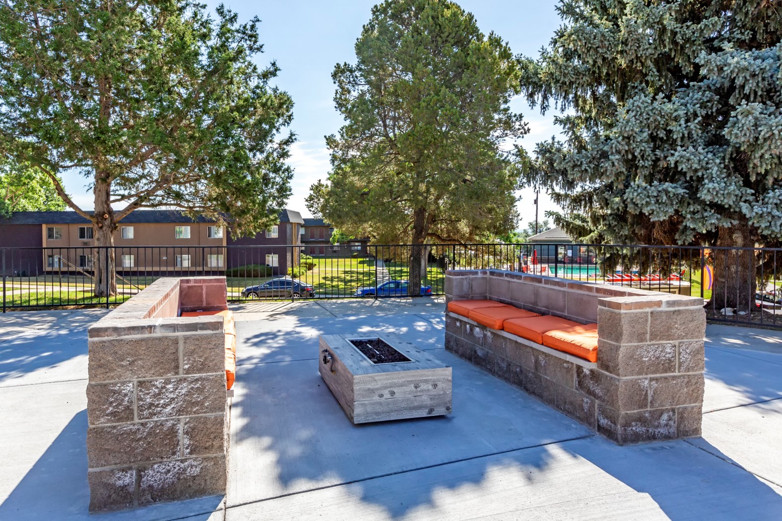 Mountain Vista | Lakewood, CO Apartments | Fire Pit