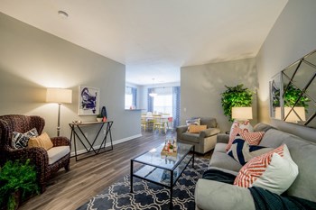 Fieldstone at Glenwood Crossing Apartments in Cincinnati, OH - Photo Gallery 18