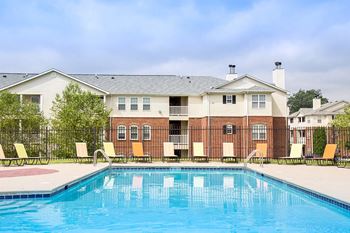 Fieldstone at Glenwood Crossing Apartments in Cincinnati, OH
