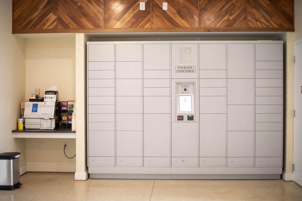 Package Locker at Scott's View, Richmond, VA, 23230