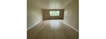 1 BR Hardwood