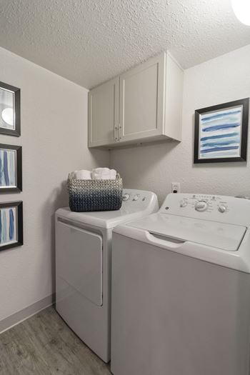 Laundry Facility at Alvista Trailside Apartments, Colorado, 80110