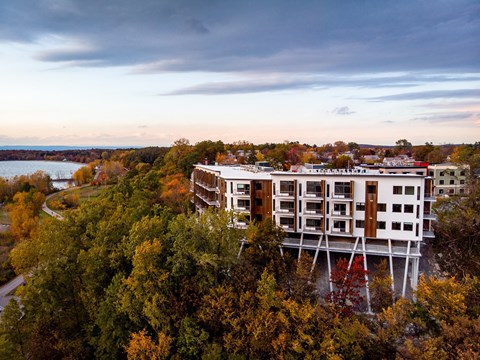 Lakeview Exterior