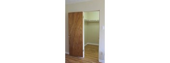 Studio, Middle Unit