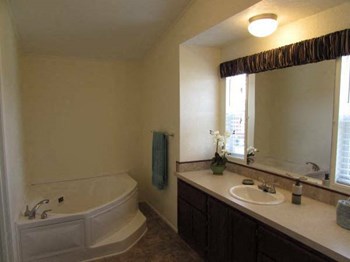 1700 Swanson Dr Studio-3 Beds Apartment for Rent - Photo Gallery 4