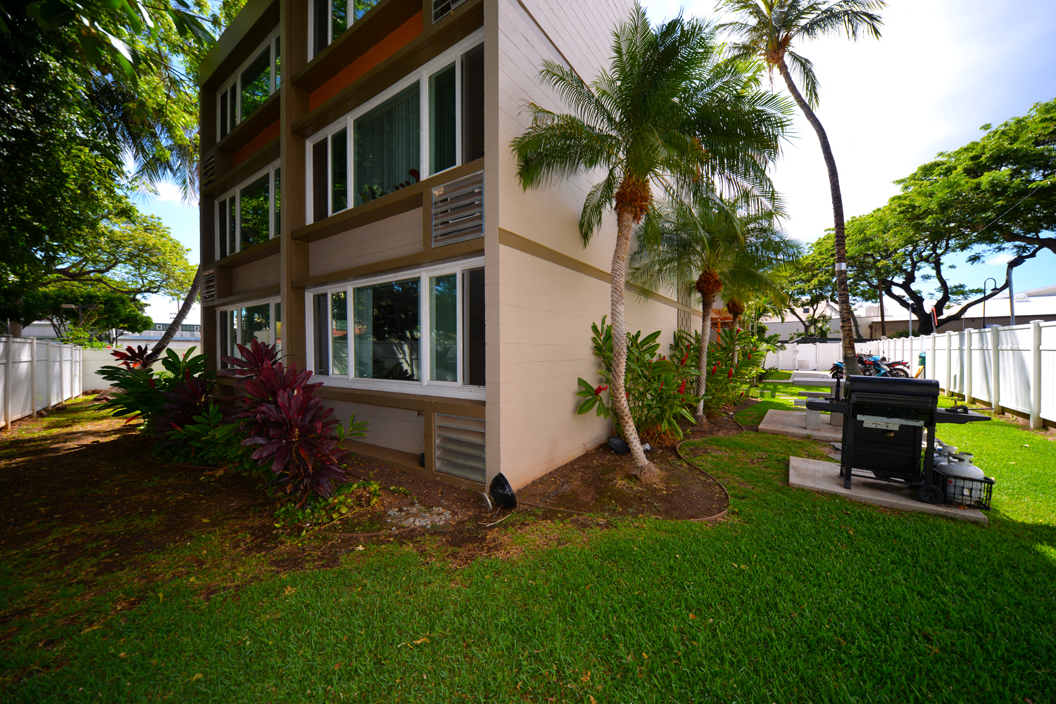 Lahainatown Apartments Apartments in Lahaina, HI