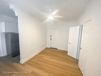 1255 W. Bryn Mawr Ave. Studio-1 Bed Apartment, Supera for Rent - Photo Gallery 5
