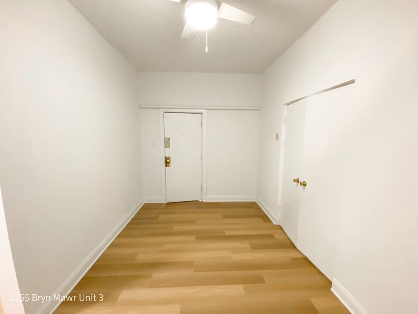 1255 W. Bryn Mawr Ave. Studio-1 Bed Apartment, Supera for Rent - Photo Gallery