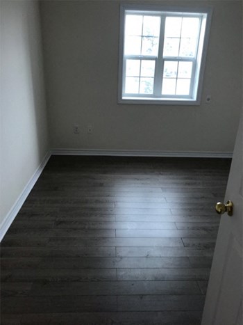 355-361 Essa Road 1 Bed Apartment for Rent - Photo Gallery 5