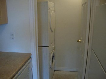 355-361 Essa Road 1 Bed Apartment for Rent - Photo Gallery 3