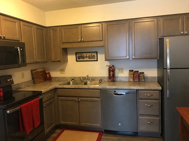 Fully Equipped Kitchen at Park Place Apartments, Coralville, IA 52241