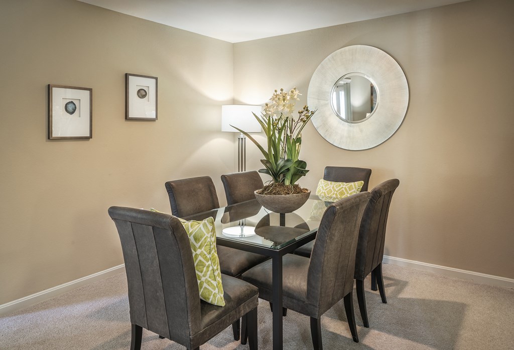 Classic Dining Area Classic Dining Area at The Apartments at Wellington Trace, Maryland, 21703