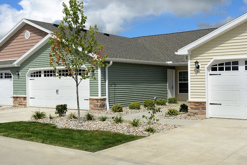 Commerce Township MI Apartment Rentals Redwood Four Seasons Two Car Garage