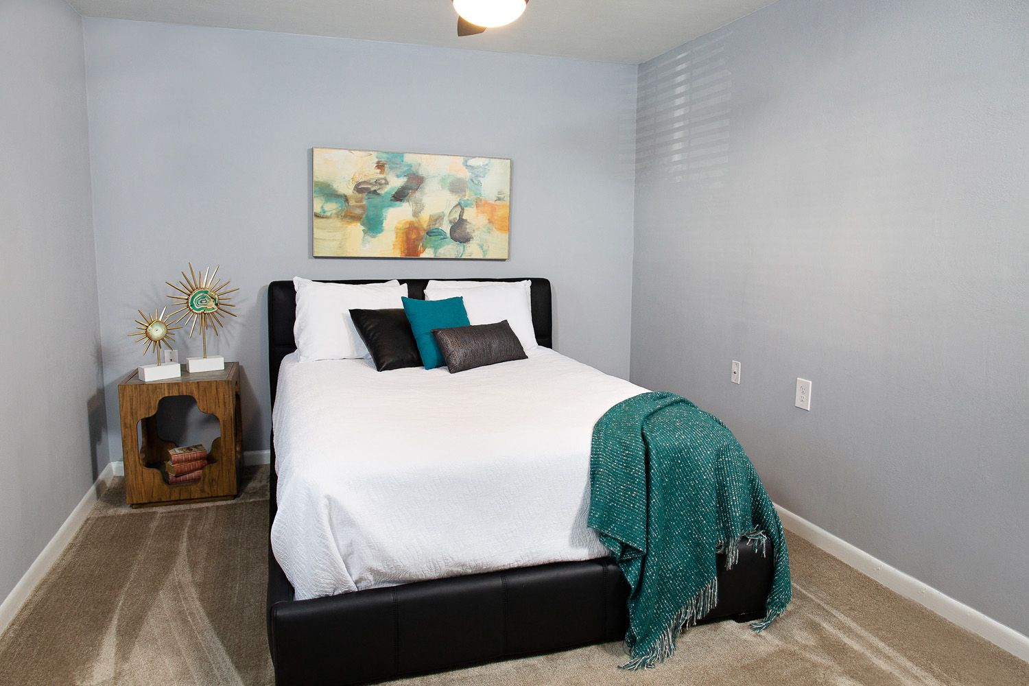 Second bedroom with full size bed