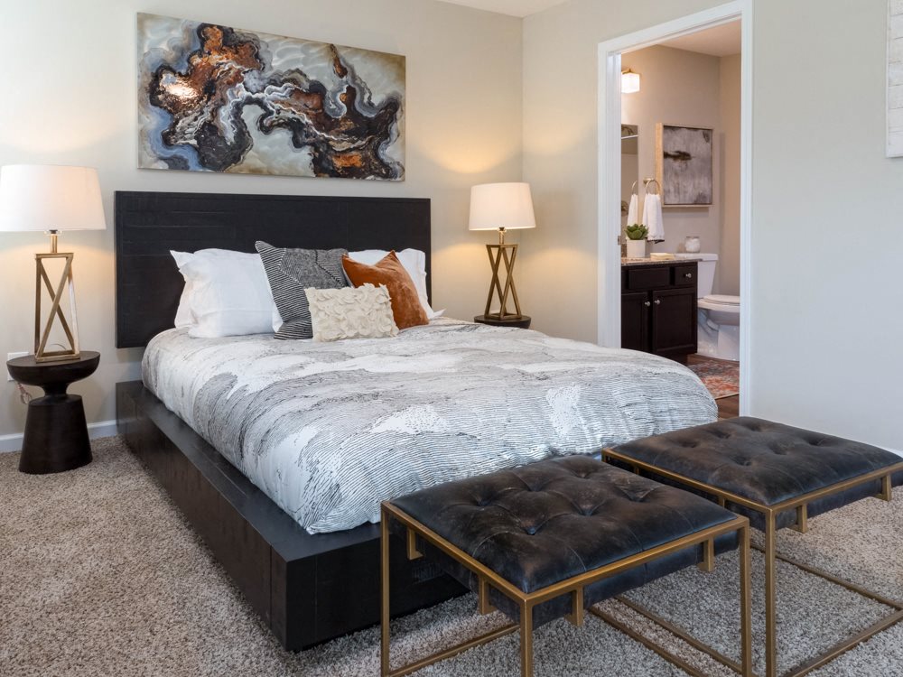 Ypsilanti MI Apartment Rentals Redwood Nautica Pointe Master Bedroom