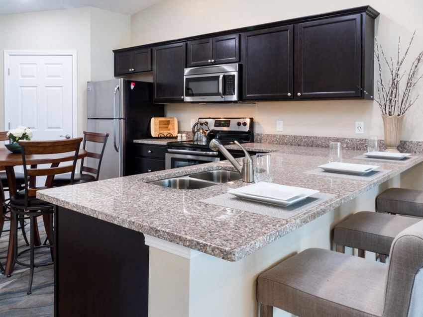 Blacklick OH Apartment Rentals Redwood Jefferson Grove Breakfast Bar