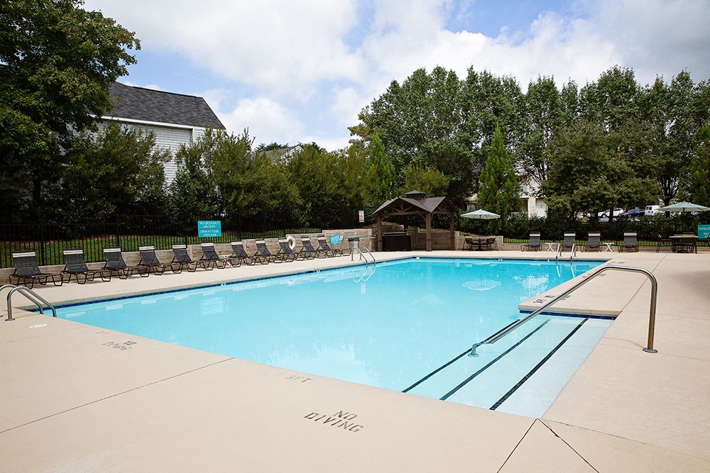 Laurel Bluff Apartments And Townhomes, 3601 Laurel Bluff Cir, High