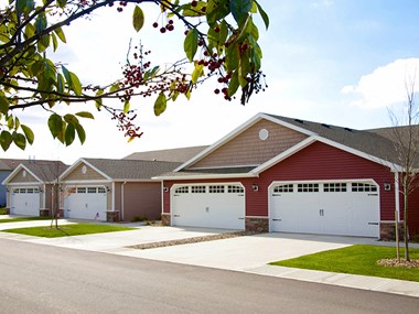 Milford OH Apartment Rentals Redwood Thornhill Landing Front Exterior