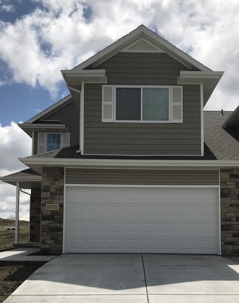 8751 Ridge Hollow Drive 3 Beds Apartment for Rent