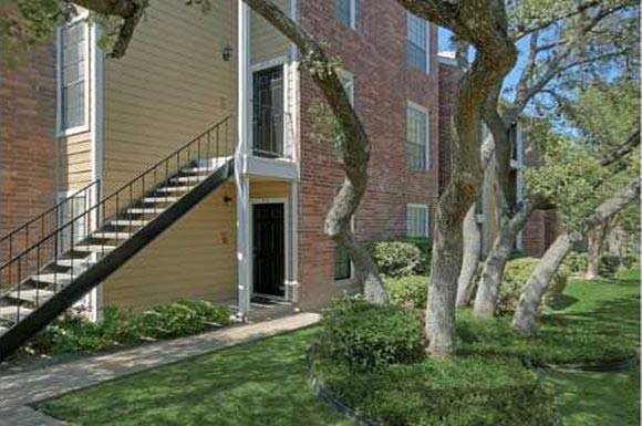 Sutton House Apartments (San Antonio, TX) from 645