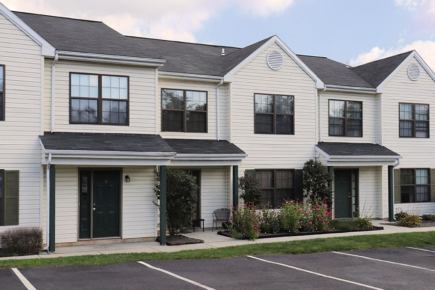 High Pointe Club Apartments, 1500 High Pointe Drive, Harrisburg, PA