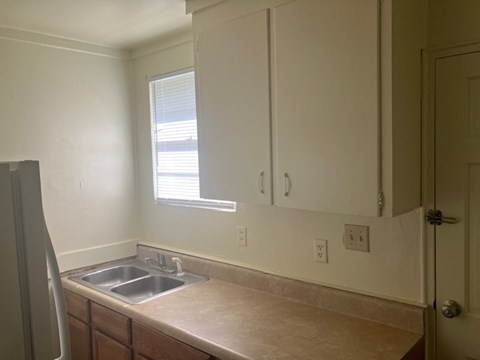 1703 B HOGARTH STREET - NO PETS ALLOWED 2 Beds Apartment for Rent