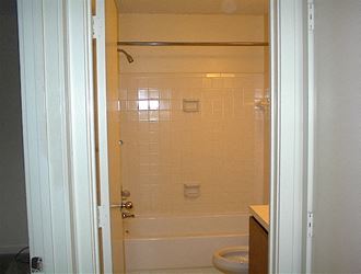 FOREST PARK APARTMENTS