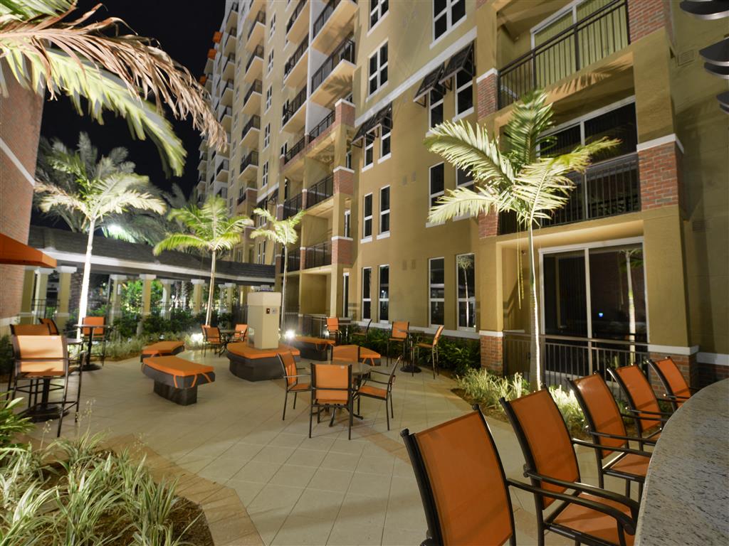 One Plantation Apartments