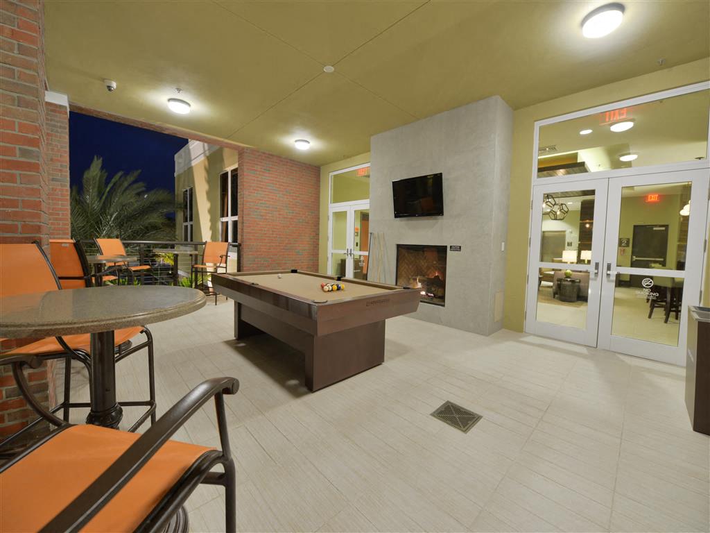 One Plantation Apartments